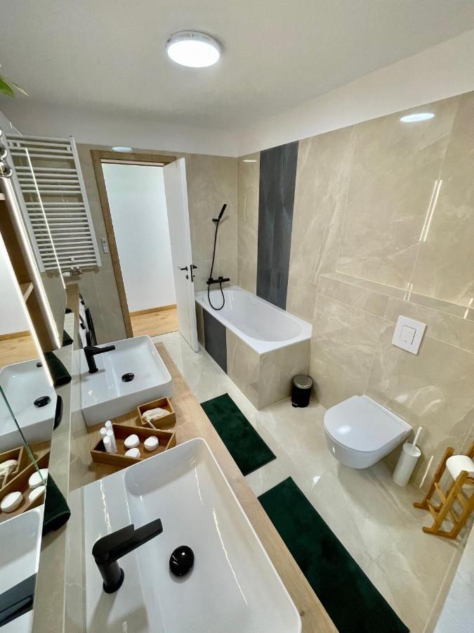 Centropolitan Penthouse #Jacuzzi #Freeparking Lägenhet Budapest Exteriör bild
