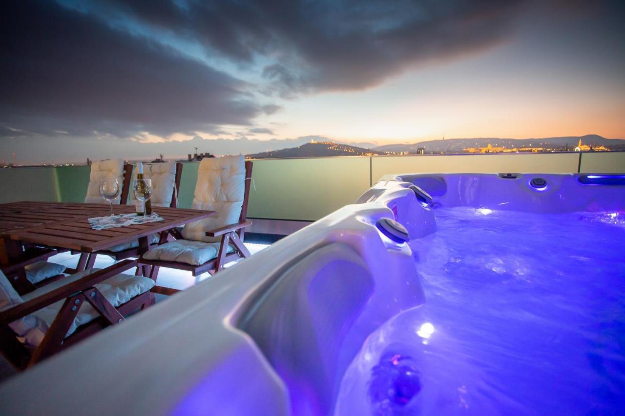 Centropolitan Penthouse #Jacuzzi #Freeparking Lägenhet Budapest Exteriör bild