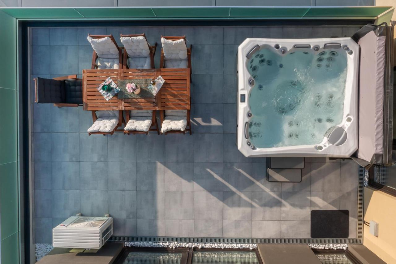 Centropolitan Penthouse #Jacuzzi #Freeparking Lägenhet Budapest Exteriör bild